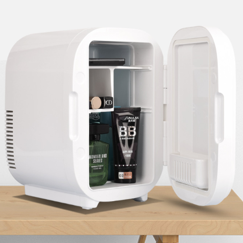 Frigo cosmetico portatile da 8 - Skincare Pink recensione e prezzo
