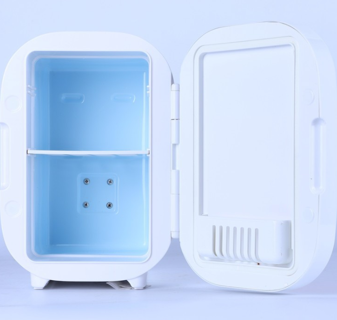 Frigo cosmetico portatile da 8 - Skincare Pink recensione e prezzo